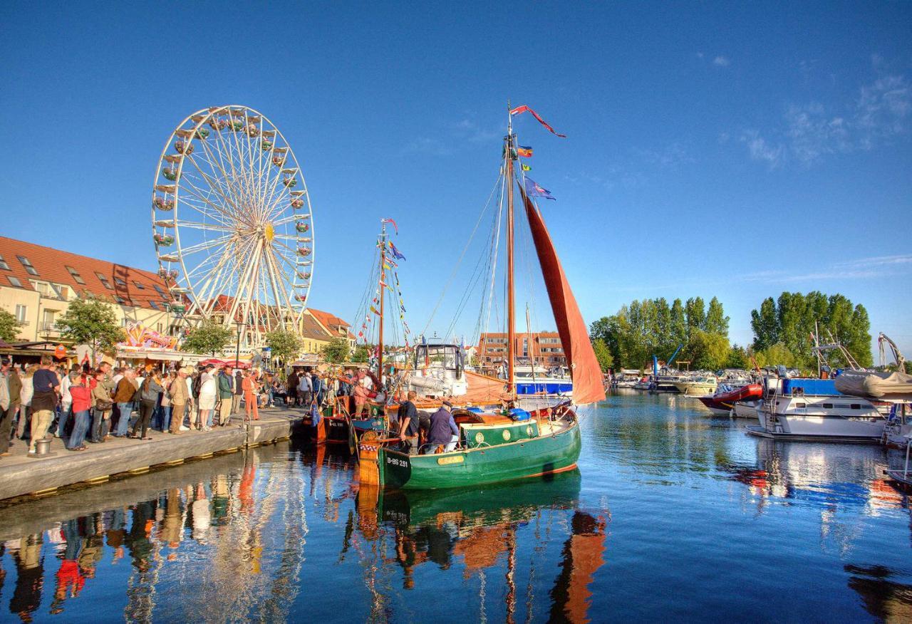 Ferienwohnungen im Altstadtkern von Waren Müritz Exterior foto